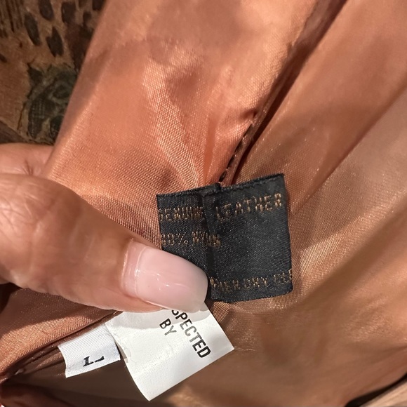 VINTAGE LEATHER TRENCH COAT - Picture 5 of 11